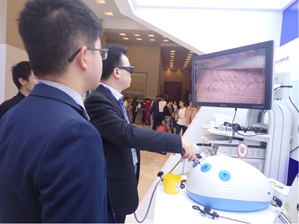改变腹腔镜手术的奥林巴斯3D高清影像系统.png